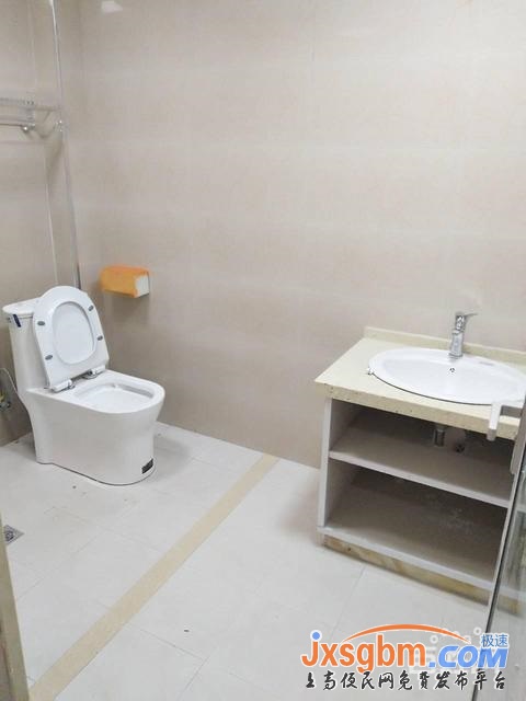 上高大公館旁新裝修未入住三房兩衛帶兩個地面車庫