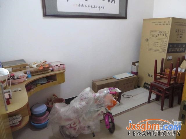 上高錦豐路普裝5樓三室除空調電視外都有帶地下室好停車