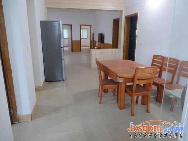 上高四中旁邊3樓翻新裝修三室家具家電全配用天燃氣