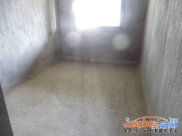 上高世紀豪庭好樓層毛坯三房帶車庫證件滿5年可按揭