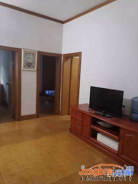 上高交通路院內二樓三室普裝家具家電全配用天燃氣好停車