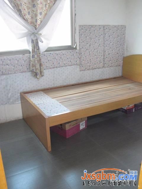 上高步行街小戶配床熱水器可做飯2800元/年隨時看房