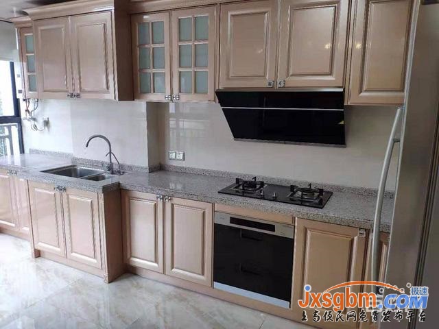 上高花園樓梯房三樓精裝四房帶中央空調三證滿2年柴棚10平