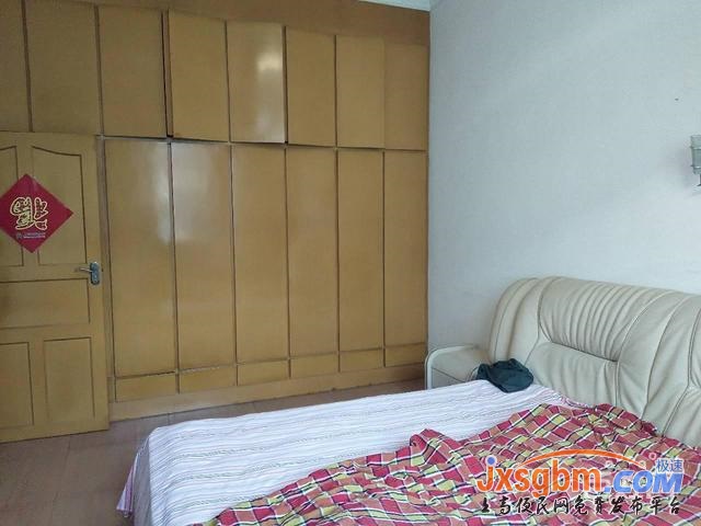 上高鏡山商城3樓三室家具家電全配(兩空調三床用燃氣