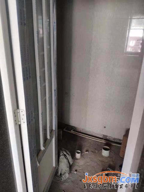 上高逸夫小學對面半裝修三房158平無證20萬讀書近