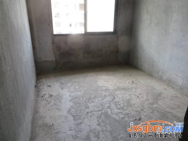 上高世紀豪庭好樓層毛坯三房帶車庫證件滿5年可按揭