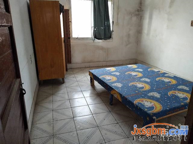 上高水果街第一排3樓有床一張光線好出行方便急租