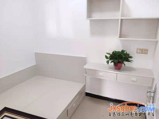 上高學園路三樓三房新裝修送新家具帶地下室三證讀書近可按揭