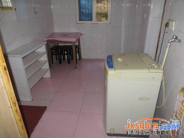 上高建設北路二樓大三室兩衛無暗間證件全包過戶可按揭