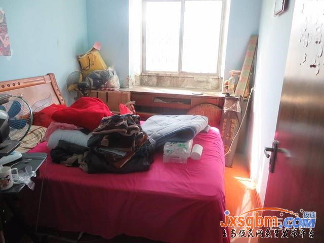 上高蘭家大道普裝三房三證滿5年地下室6平可按揭