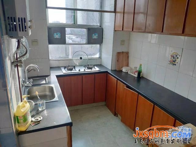 上高街心三房普裝邊間帶地下室三證包過戶有地下室按揭