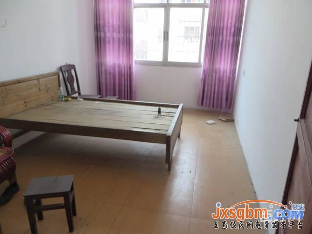 上高商城南路5樓三房有床熱水器窗簾裝了防盜窗光線好