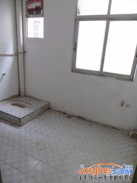 上高商城南路5樓三房有床熱水器窗簾裝了防盜窗光線好