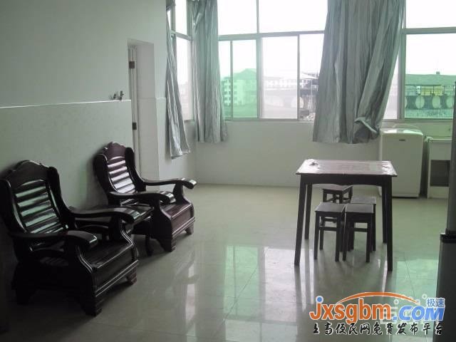 上高沿江東路簡裝兩房家私全配有地下室好停車非頂樓