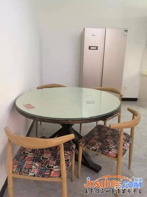 上高友誼小區二樓三房全新家具家電全配帶車庫安靜