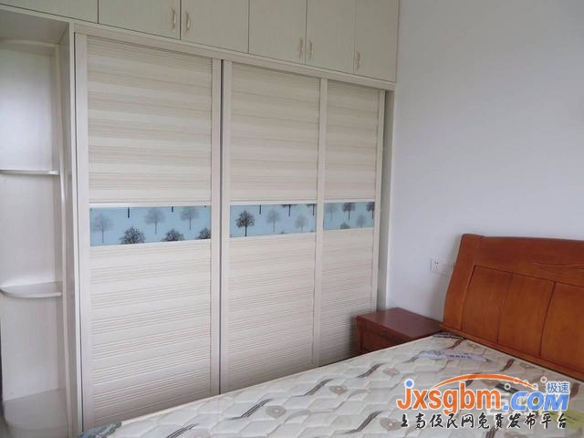 上高錦都圣地雅閣二樓清爽裝修三房配部分家私好停車可商住