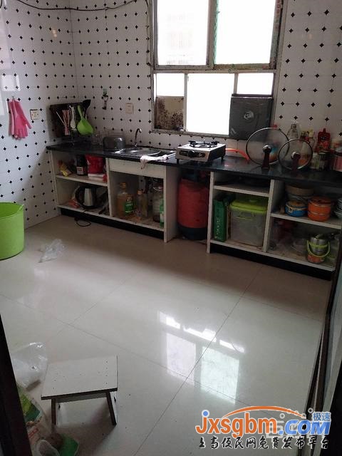 上高逸夫小學對面5樓普裝三房帶地下室22萬5急賣