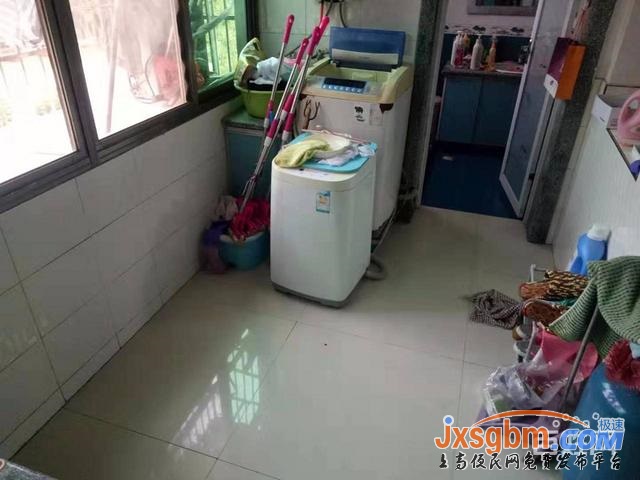 上高海程小區三樓普裝有地下室三證可按揭讀鏡山小學