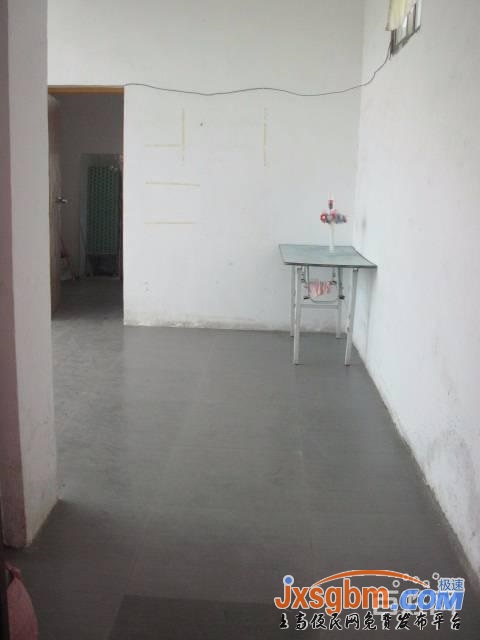 上高步行街小戶配床熱水器可做飯2800元/年隨時看房