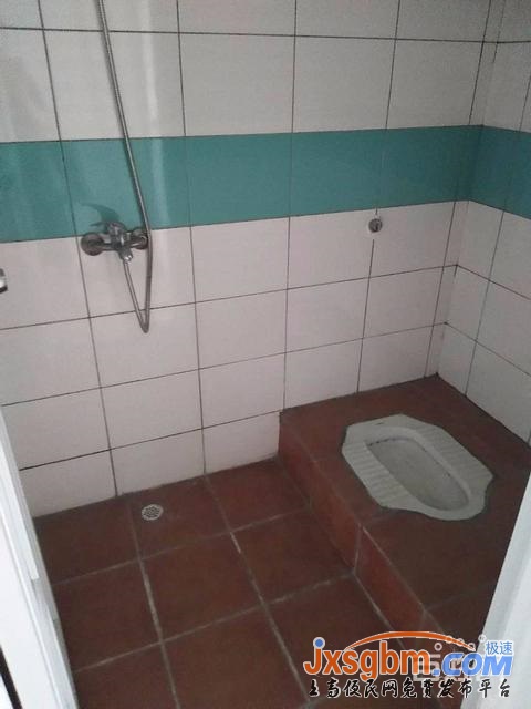 上高冠興名苑小區4樓普裝兩房三證齊全帶裝修低價急賣