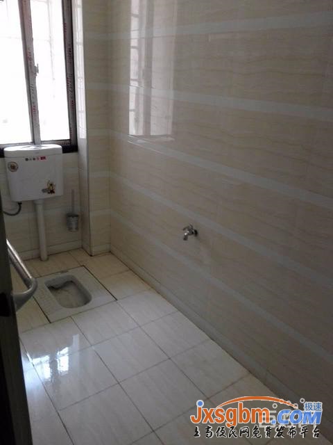 上高錦都圣地雅閣二樓清爽裝修三房配部分家私好停車可商住