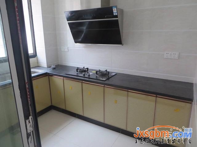 上高錦都圣地雅閣二樓清爽裝修三房配部分家私好停車可商住