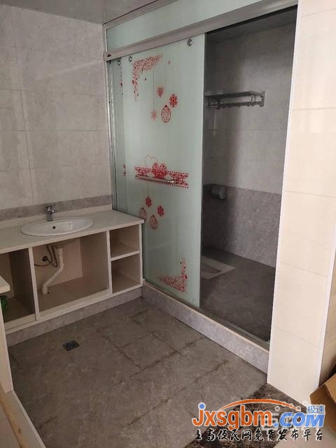 上高友誼路精裝修三房全新家具家電全配用天燃氣首次發租