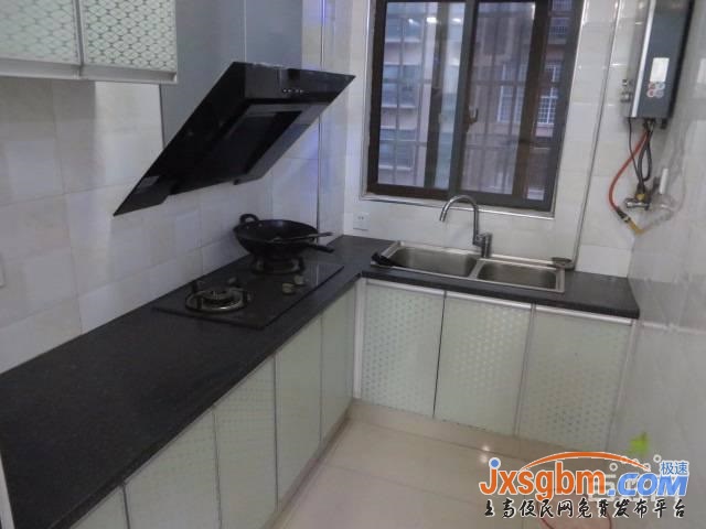 上高大公館清爽裝修三房家具家電全配(兩空調三床好停車