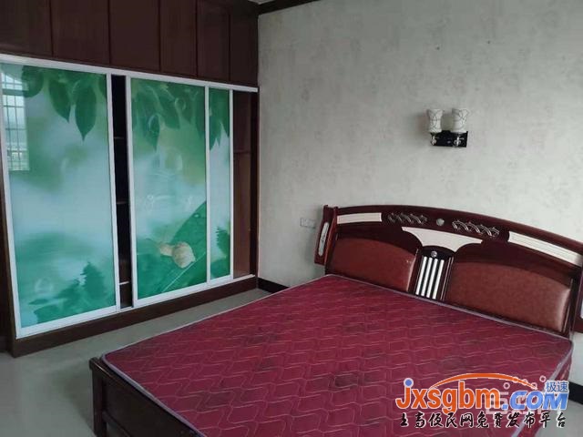 上高西站附近普裝三房無暗間地下室7平三證商品房可按揭