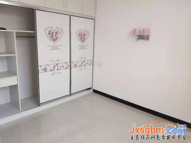 上高沿江東路三樓新裝修未入住三證包過戶可按揭用燃氣