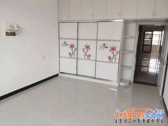 上高沿江東路三樓新裝修未入住三證包過戶可按揭用燃氣