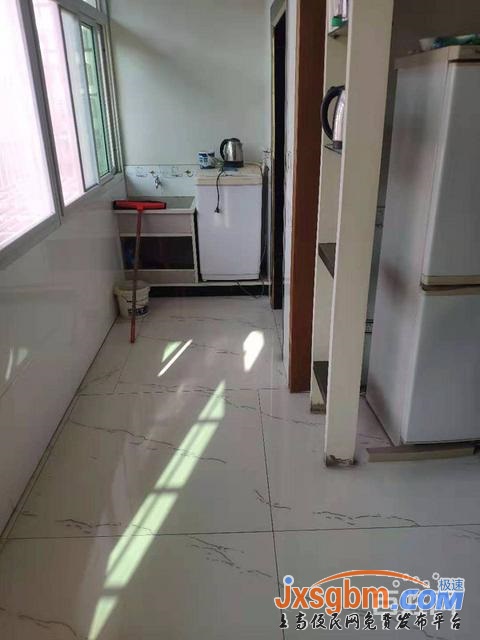 上高華盛酒店附近5樓三房朝南家具家電全配兩空調三床