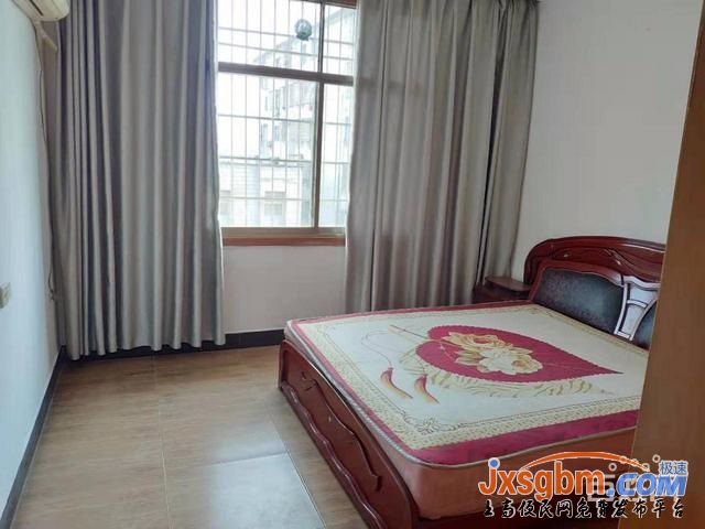 上高和平路5樓普裝三房帶地下室三證滿2年可按揭