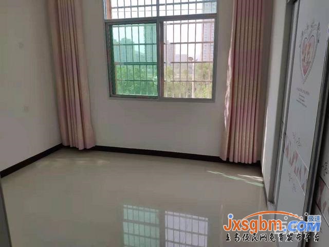 上高沿江東路三樓新裝修未入住三證包過戶可按揭用燃氣