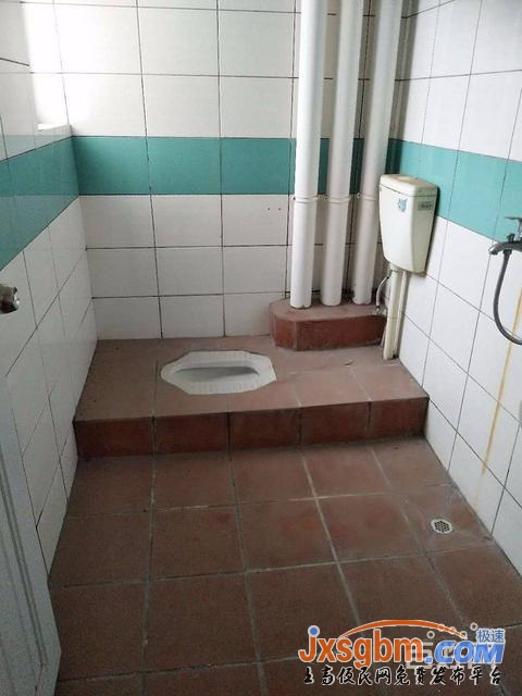 上高冠興名苑小區4樓普裝兩房三證齊全帶裝修低價急賣