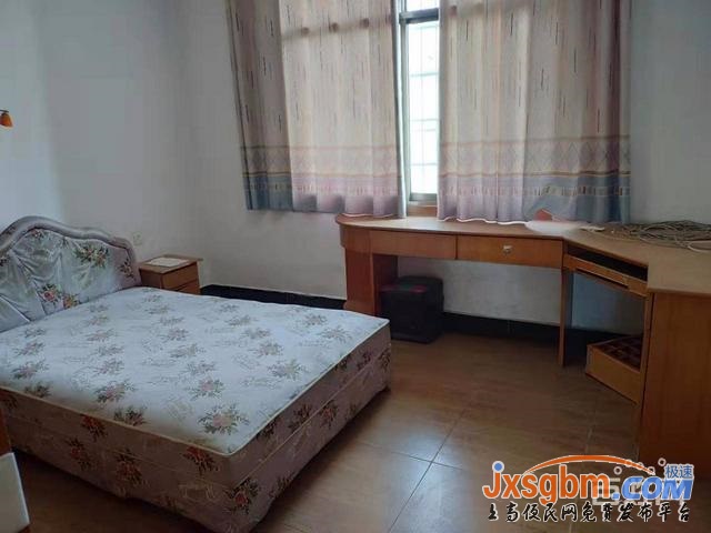 上高和平路5樓普裝三房帶地下室三證滿2年可按揭