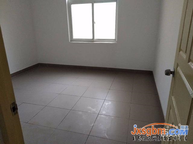 上高冠興名苑小區4樓普裝兩房三證齊全帶裝修低價急賣