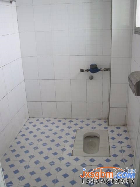 上高沿江東路簡裝兩房家私全配有地下室好停車非頂樓