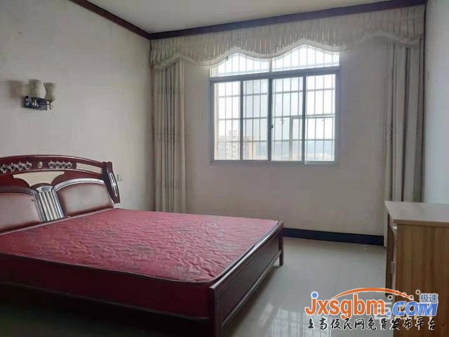 上高西站附近普裝三房無暗間地下室7平三證商品房可按揭