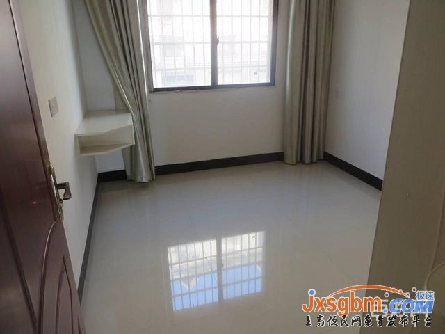 上高錦都圣地雅閣二樓清爽裝修三房配部分家私好停車可商住