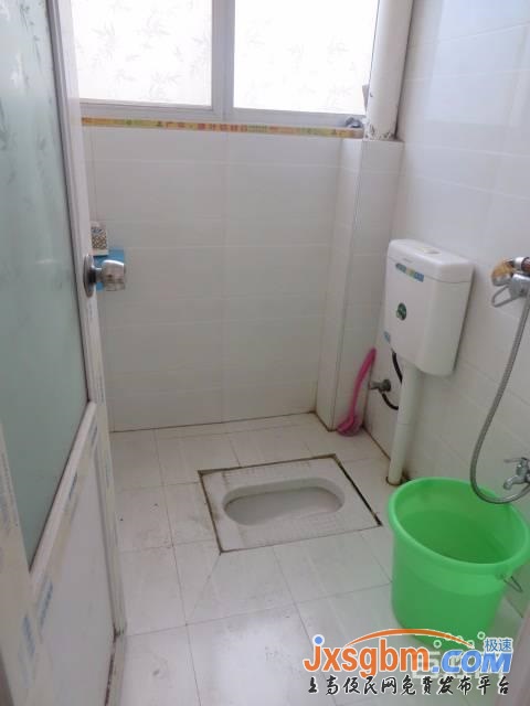 上高四中旁三房簡裝用天燃氣近朗潤超市國有劃撥14萬