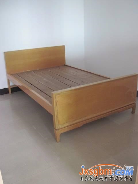 上高沿江東路簡裝兩房家私全配有地下室好停車非頂樓