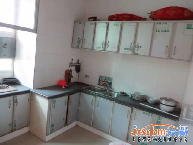 上高逸夫小學旁三房除冰箱外全配有地下室讀書近無暗間