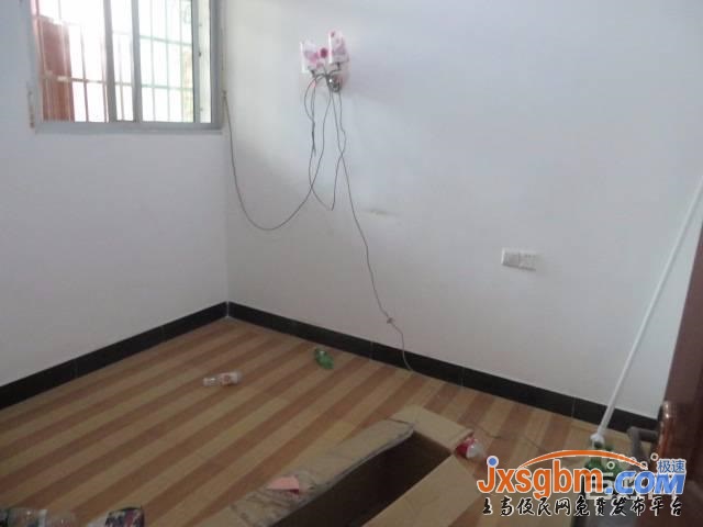 上高四中旁三房簡裝用天燃氣近朗潤超市國有劃撥14萬