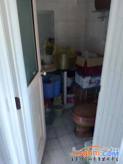 上高二中附近普裝三樓三房無暗間有證讀書近帶地下室地段好