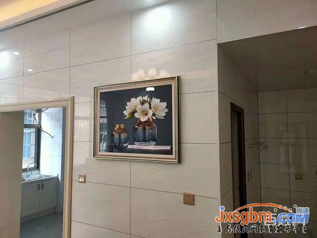 上高建設北路三樓新裝修送新家具證件齊全可按揭讀書近