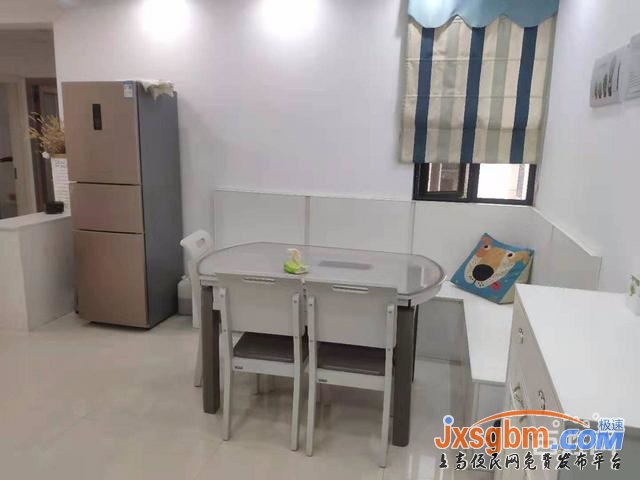 上高花園電梯四房精裝修帶家私20萬三證滿2年可按揭