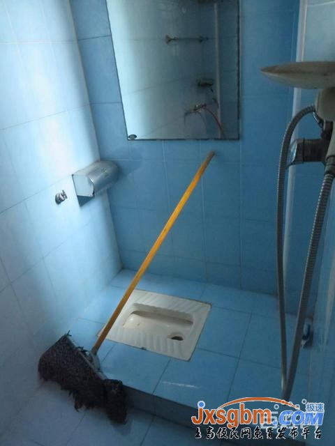 上高四中附近4樓普裝三房無暗間三證滿5年用燃氣讀書近