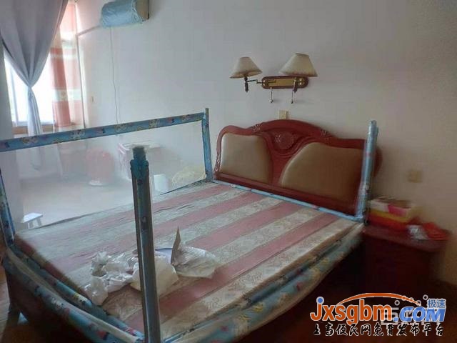 上高二中附近普裝三樓三房無暗間有證讀書近帶地下室地段好