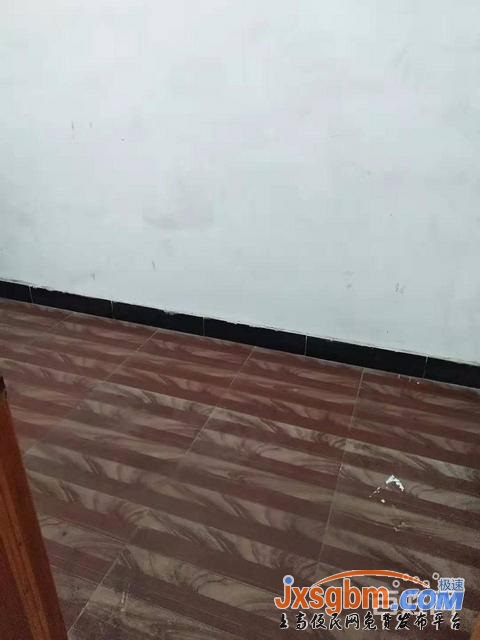 上高蘭家大道第一排3樓大戶有空調床等適合商住急租